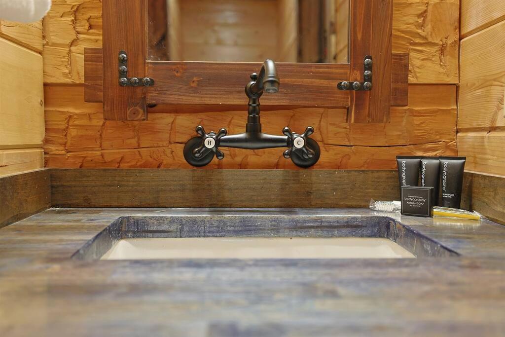 Rustic Modern Cabin With Hot Tub Near Rafting And Great Smokey Mountains Bryson City Zewnętrze zdjęcie