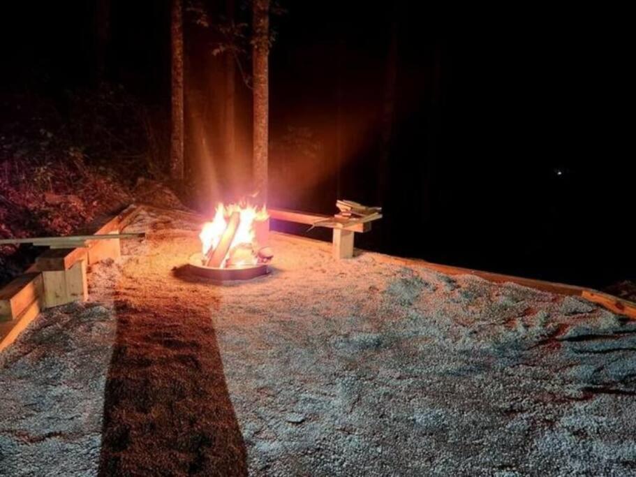 Rustic Modern Cabin With Hot Tub Near Rafting And Great Smokey Mountains Bryson City Zewnętrze zdjęcie