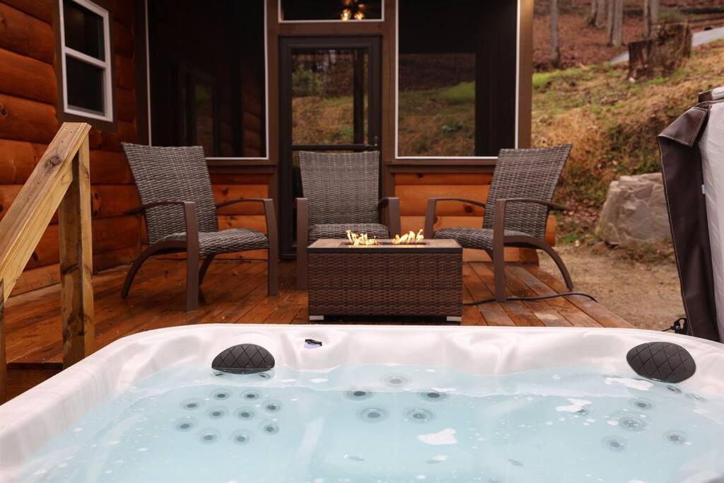 Rustic Modern Cabin With Hot Tub Near Rafting And Great Smokey Mountains Bryson City Zewnętrze zdjęcie
